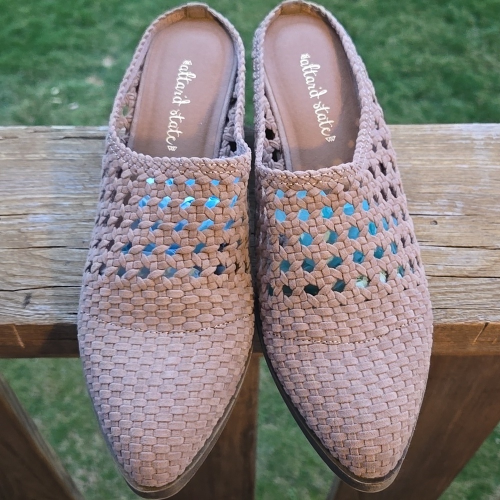 Altar'd State Woven Mules Tan Taupe Karla 7.5 Excellent Preowned Condition - Picture 2 of 6